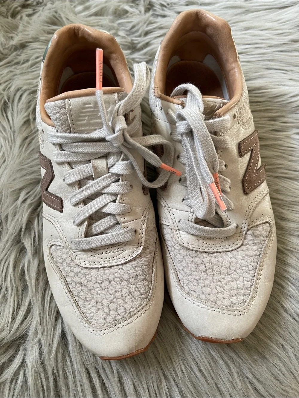 New balance 696